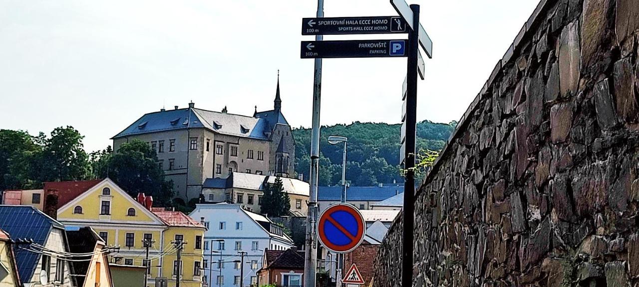 Apartman - Cafe Princ Pod Hradem Wifi, Klima Šternberk Exterior foto